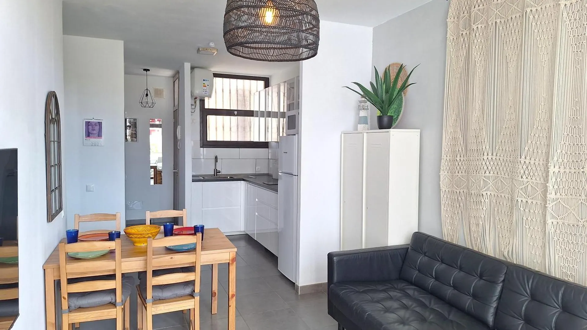 Stylish 2-Bedroom Apartment Yumbo 마스팔로마스 펜션